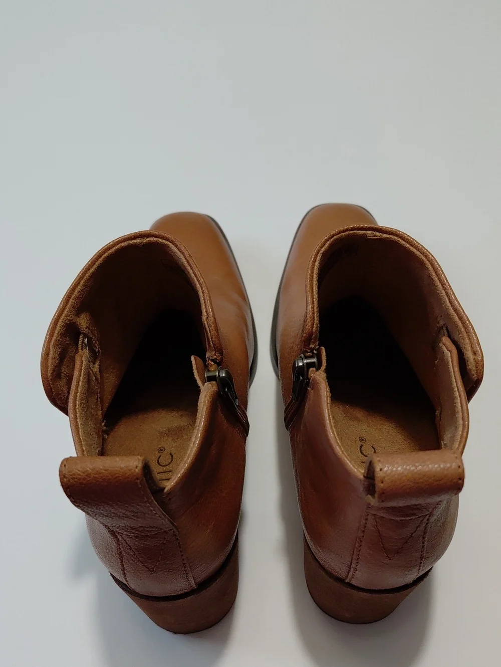 VIONIC Women's  Lyssa Tan Leather Ankle Boots Size 6.5